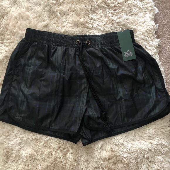 wild fable Pants - NWT wild fable size M sport short in plaid